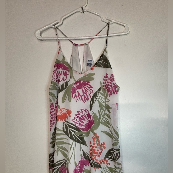 Old Navy Dresses & Skirts - Old Navy Floral Maxi Dress